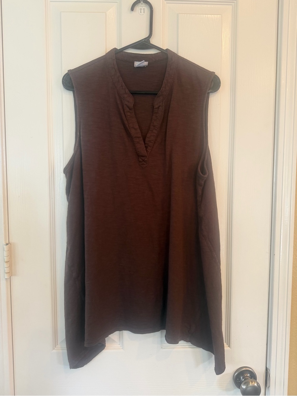 Chico's Sleeveless V-Neck Tank in Deep Brown